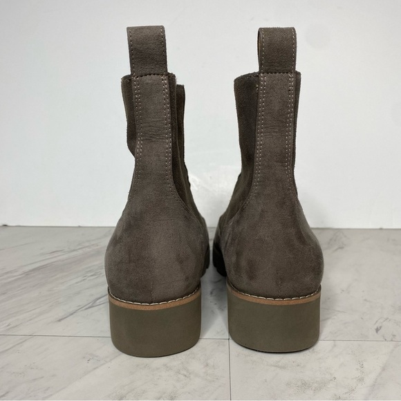 Vionic Estilo Gray Suede Front Zip Bootie 6 1/2 - Picture 3 of 15